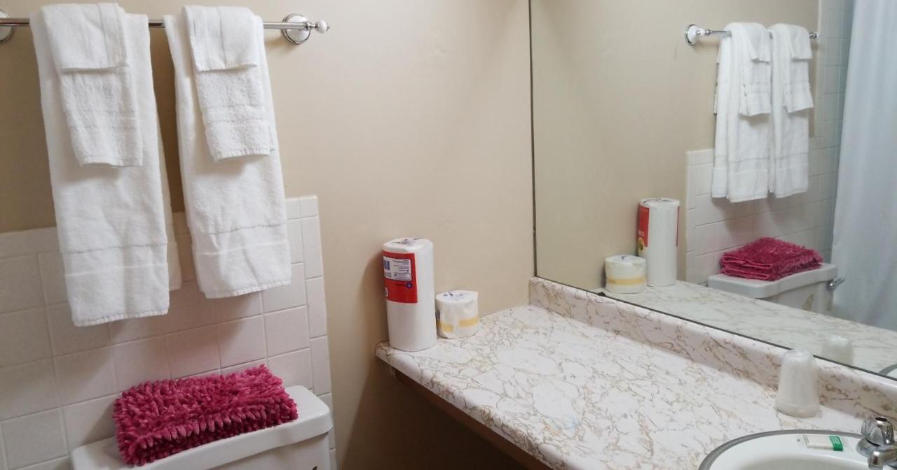 Pittsfield Motor Inn 외부 사진